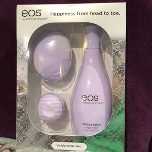 New in the box! EOS Delicate Petals Box Set
